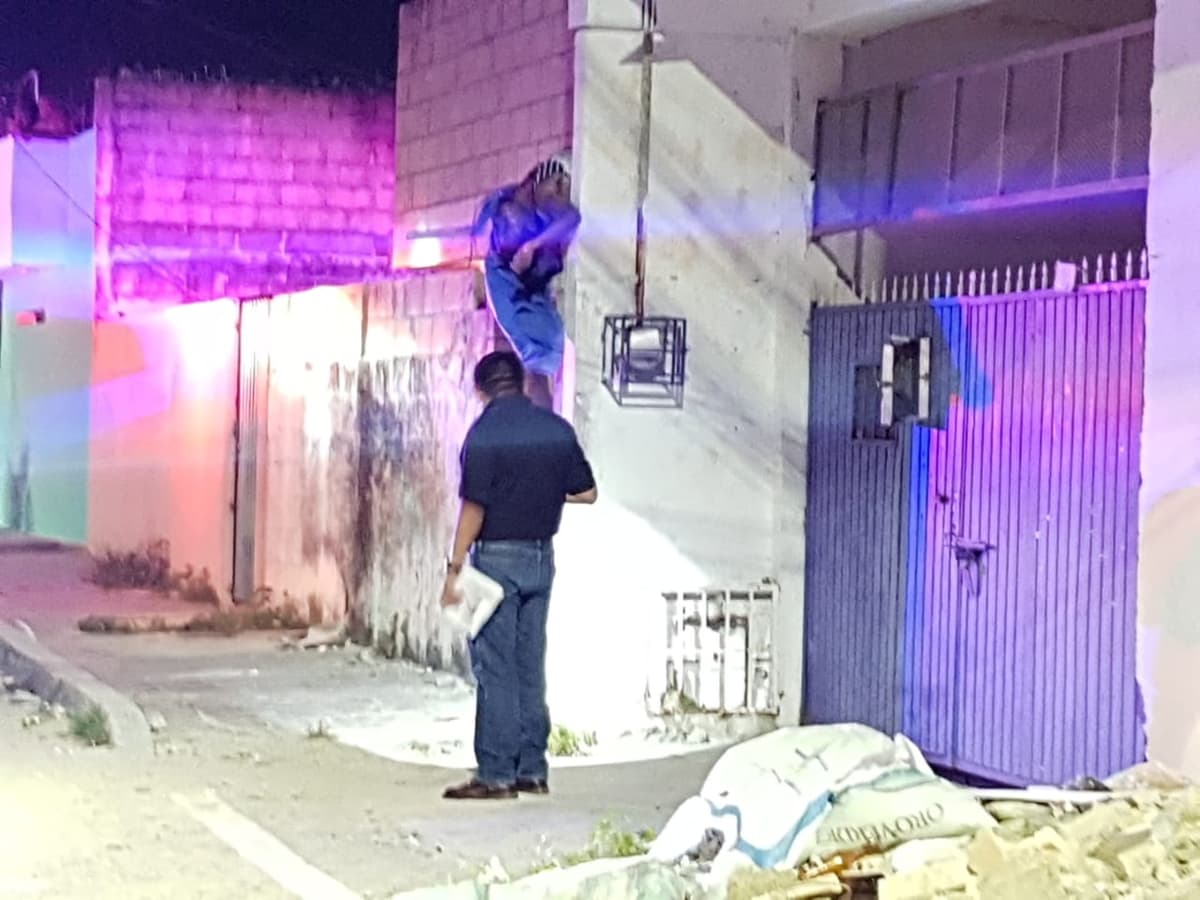 Terminó muerto sobre una barda mientras intentaba huir