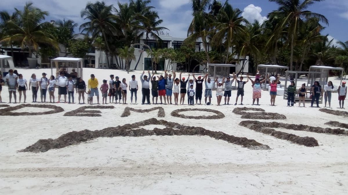 Víctor Mas y ciudadanos invitan a limpieza de playas en Tulum