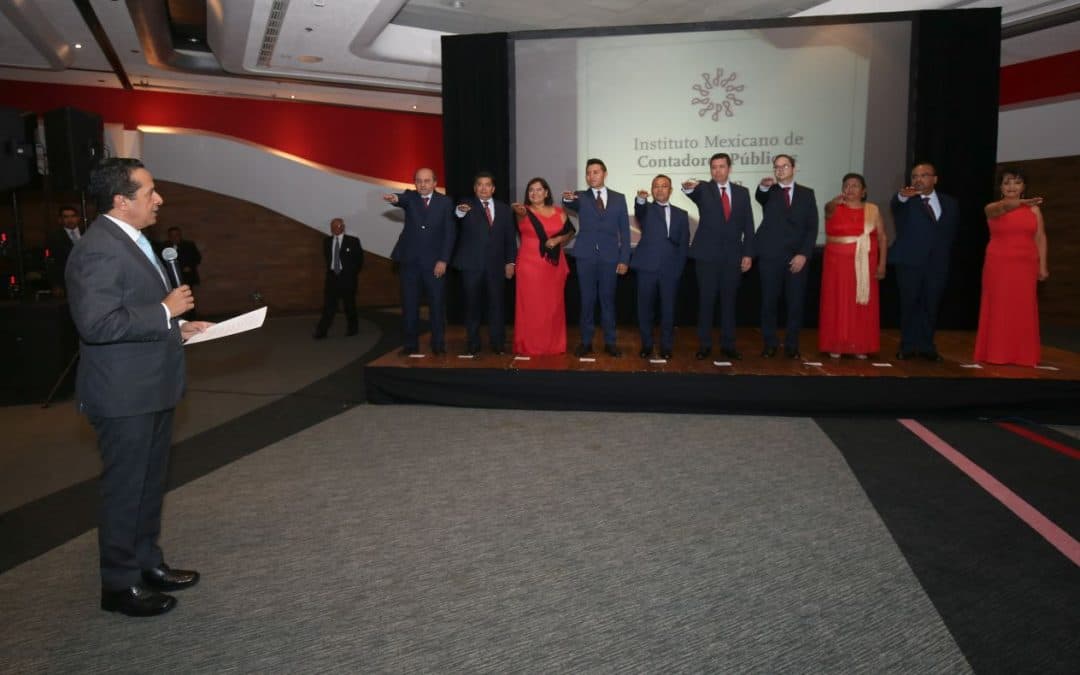 Gobernador toma protesta a Consejo Directivo de Instituto de Contadores Públicos