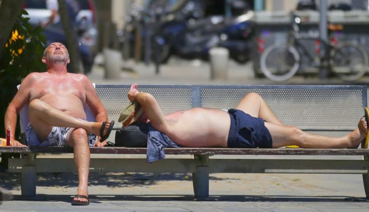 Crean pulsera para mantener el cuerpo frío o caliente