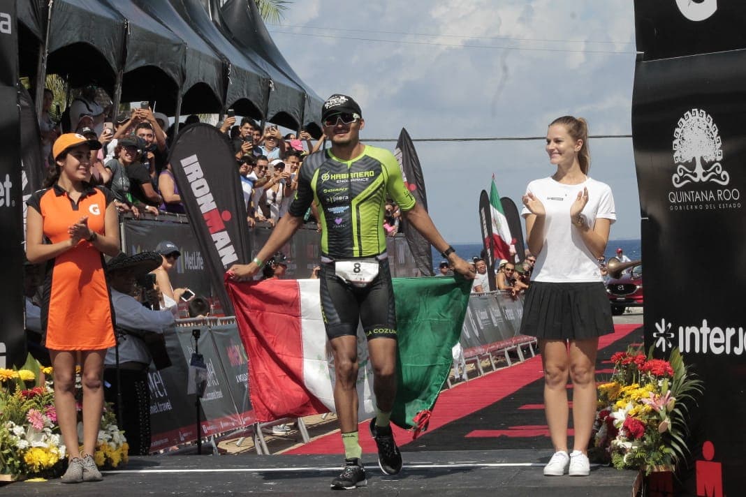 Alan Carrillo, de Cozumel, tercer lugar en el Ironman 70.3
