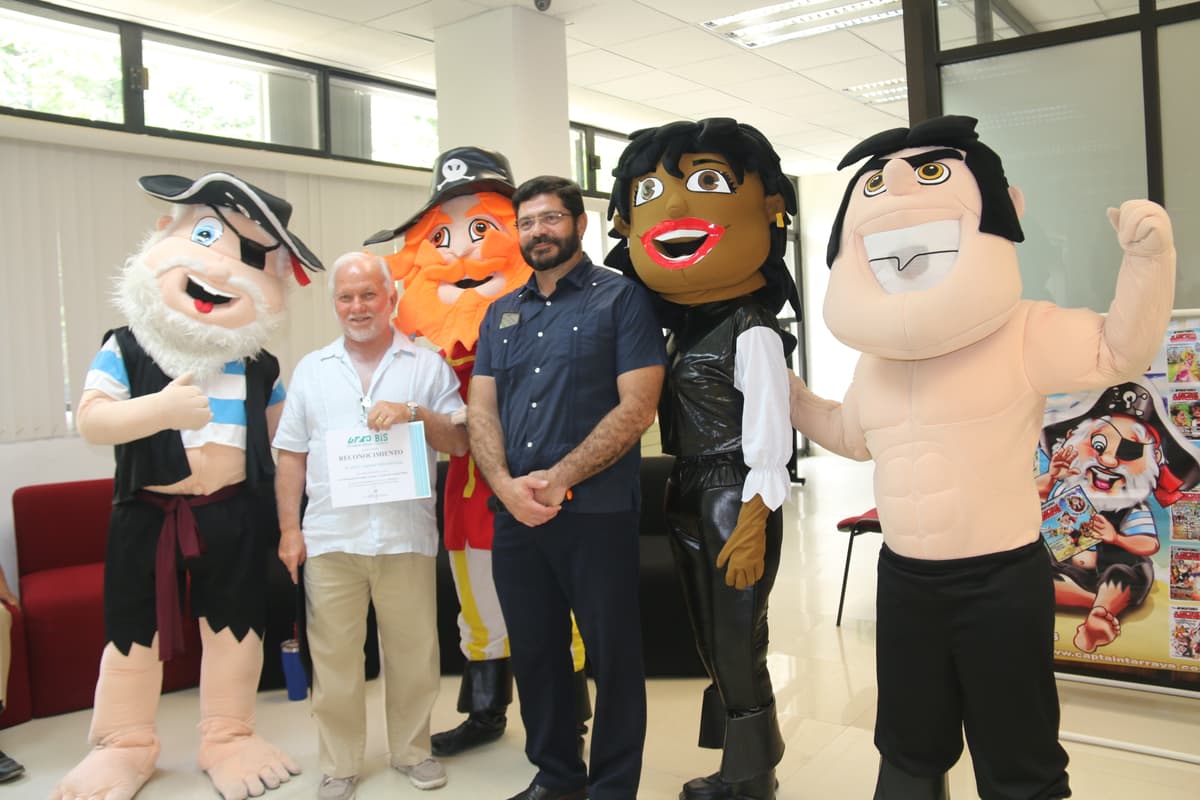 Presentaron el libro infantil “Un pirata de corazón noble” en Playa del Carmen