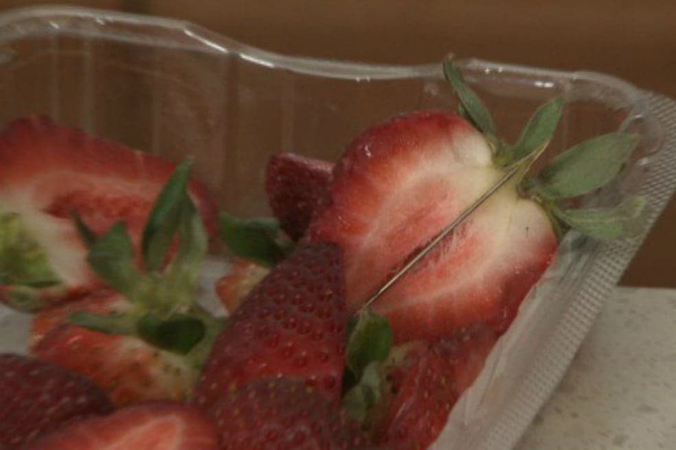 Hallan agujas al interior de las fresas