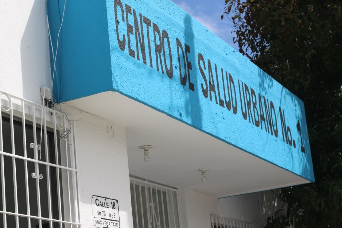 Opera centro de salud de Cancún sin luz ni agua   