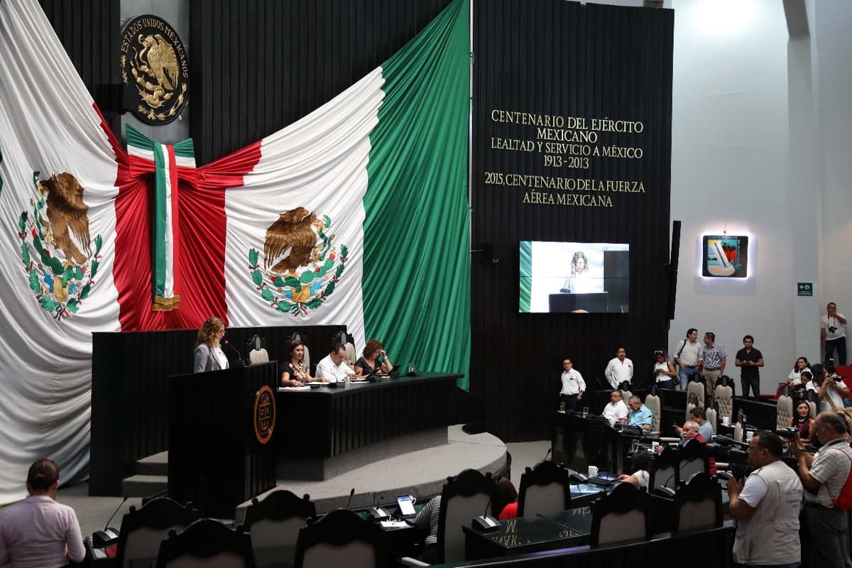 Proponen cárcel para quien difunda material íntimo en redes sin permiso