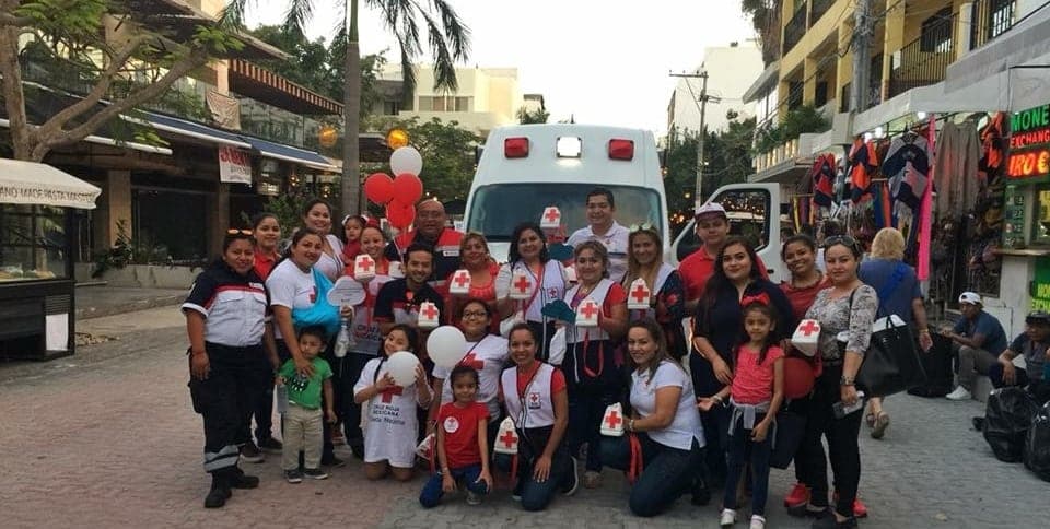Organizan el Bazar Cruz Roja en Playa del Carmen