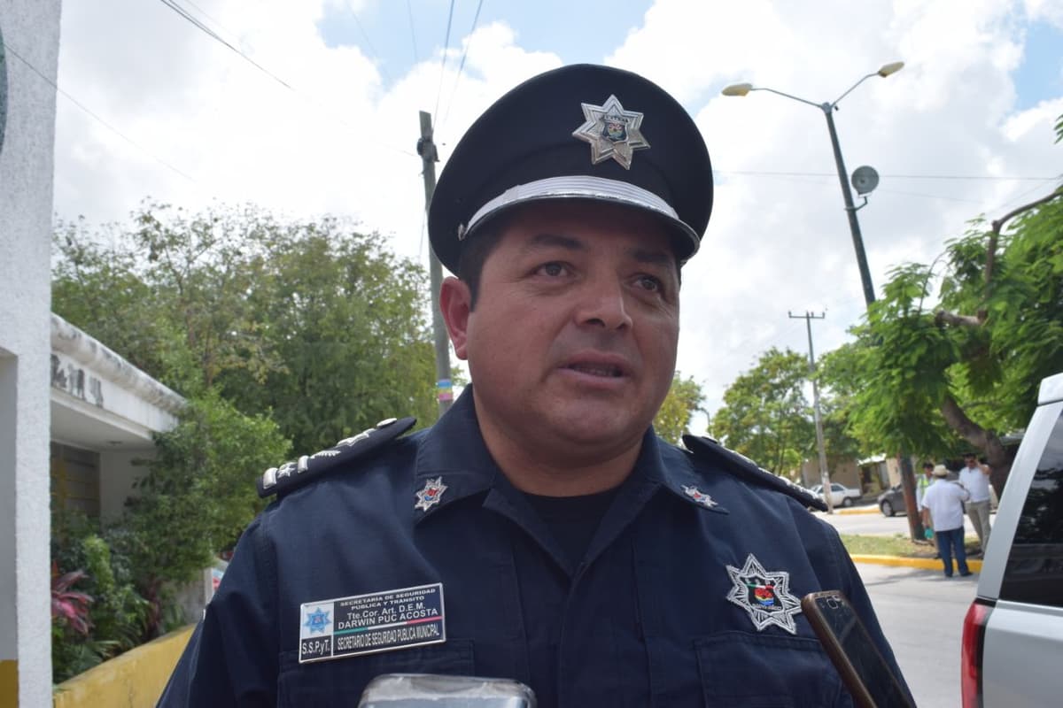 Investigan a policías grabados en supuesto robo