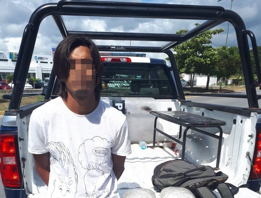 Le encuentran droga al pasajero de un taxi