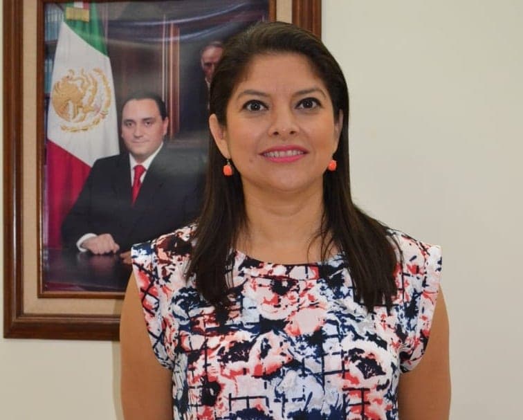 Acusan a Vanesa Gracia de "adueñarse" un donativo destinado a la UQROO Cozumel