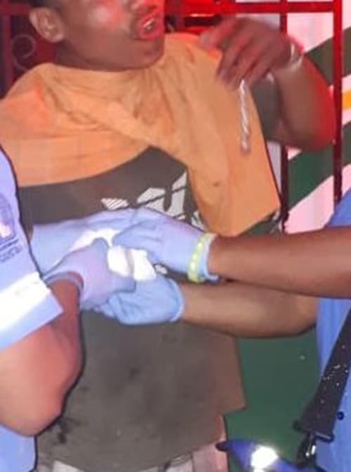 Narco le corta un dedo a joven de 17 años en la Colosio