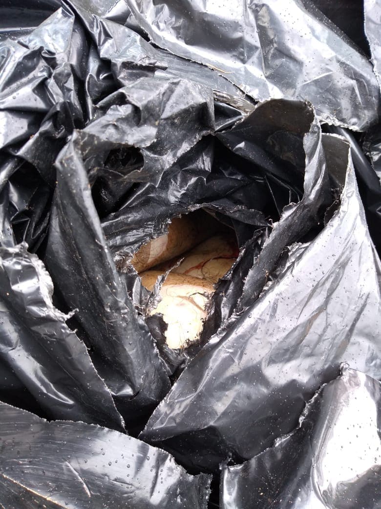 Hallan cuerpo embolsado en camino a relleno sanitario de Solidaridad