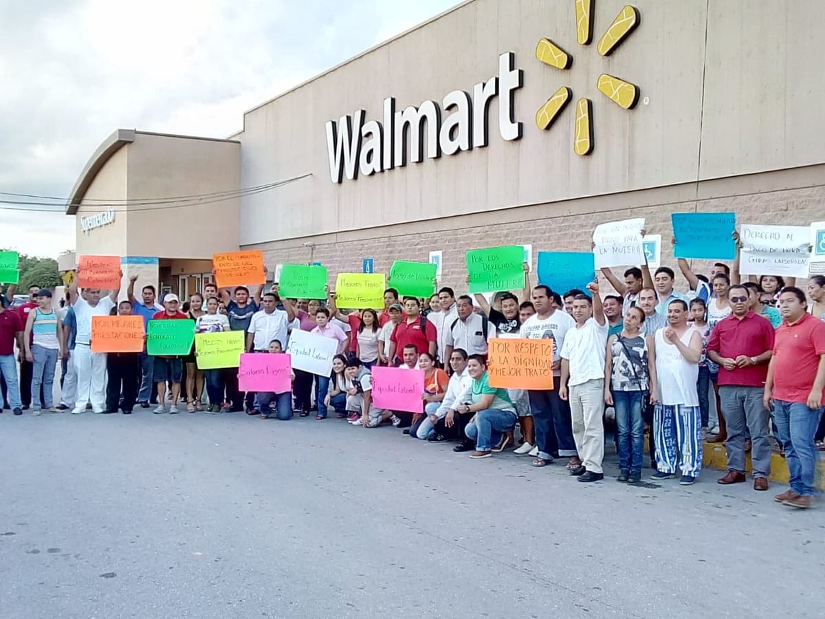 Protestan trabajadores de Walmart Playa de Carmen: CROC sirve para nada