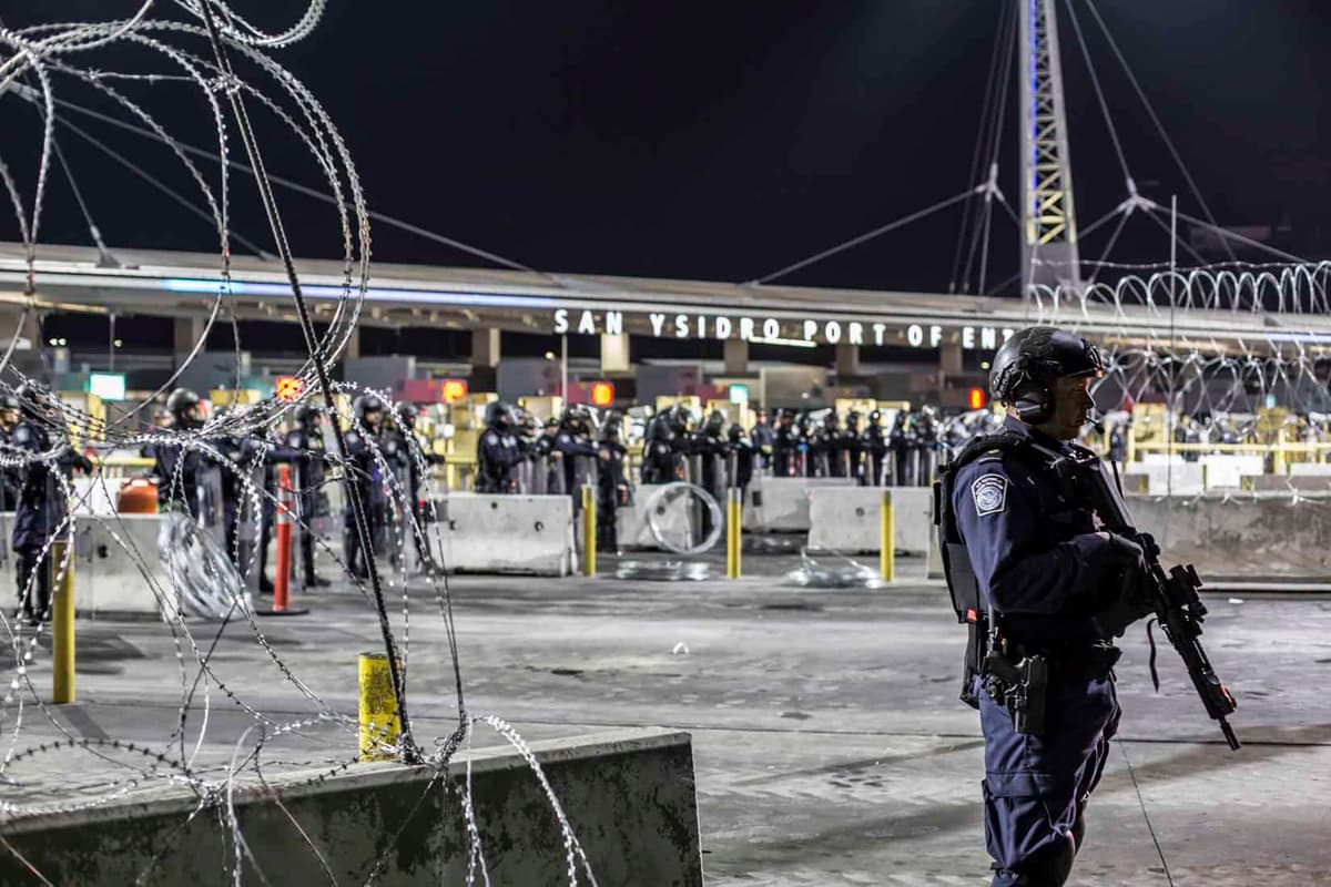 Caravanas migrantes no entrarán a EUA, afirma Mike Pompeo