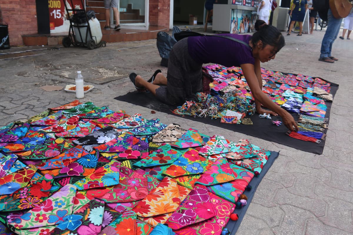 Crece el comercio ilegal con gobierno de Laura Beristain