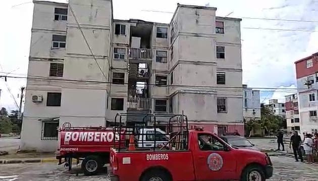 Se incendia departamento en Corales