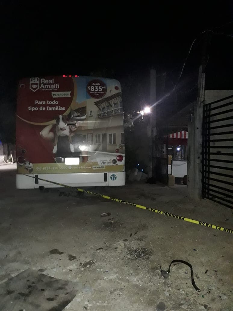 Fallece hombre en riña familiar en Solidaridad; su madre apoyó la agresión