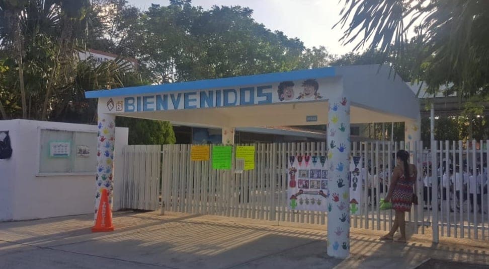 Siguen sin clases alumnos del preescolar “Mar Caribe” por posible construcción sobre un cenote