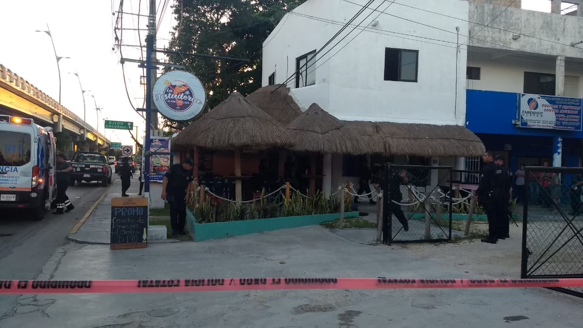 Triple ejecución en restaurante de Solidaridad