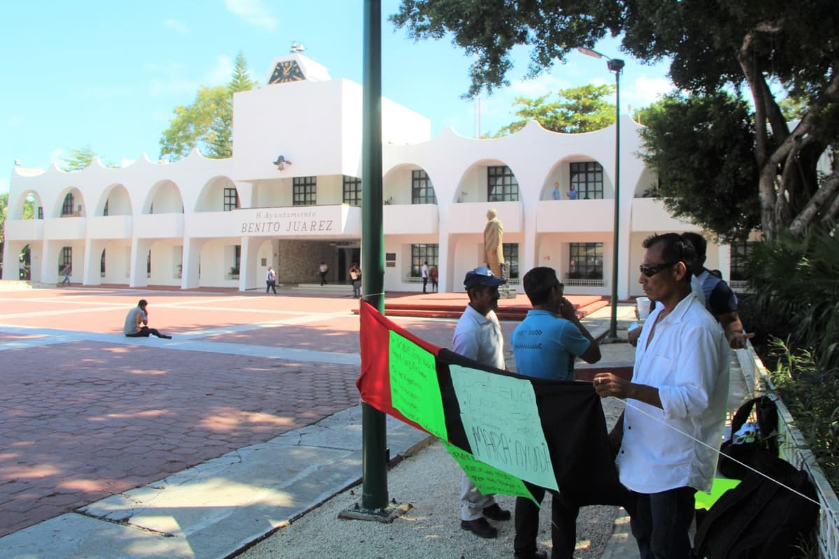 Protestan contra empresa contratada por Siresol