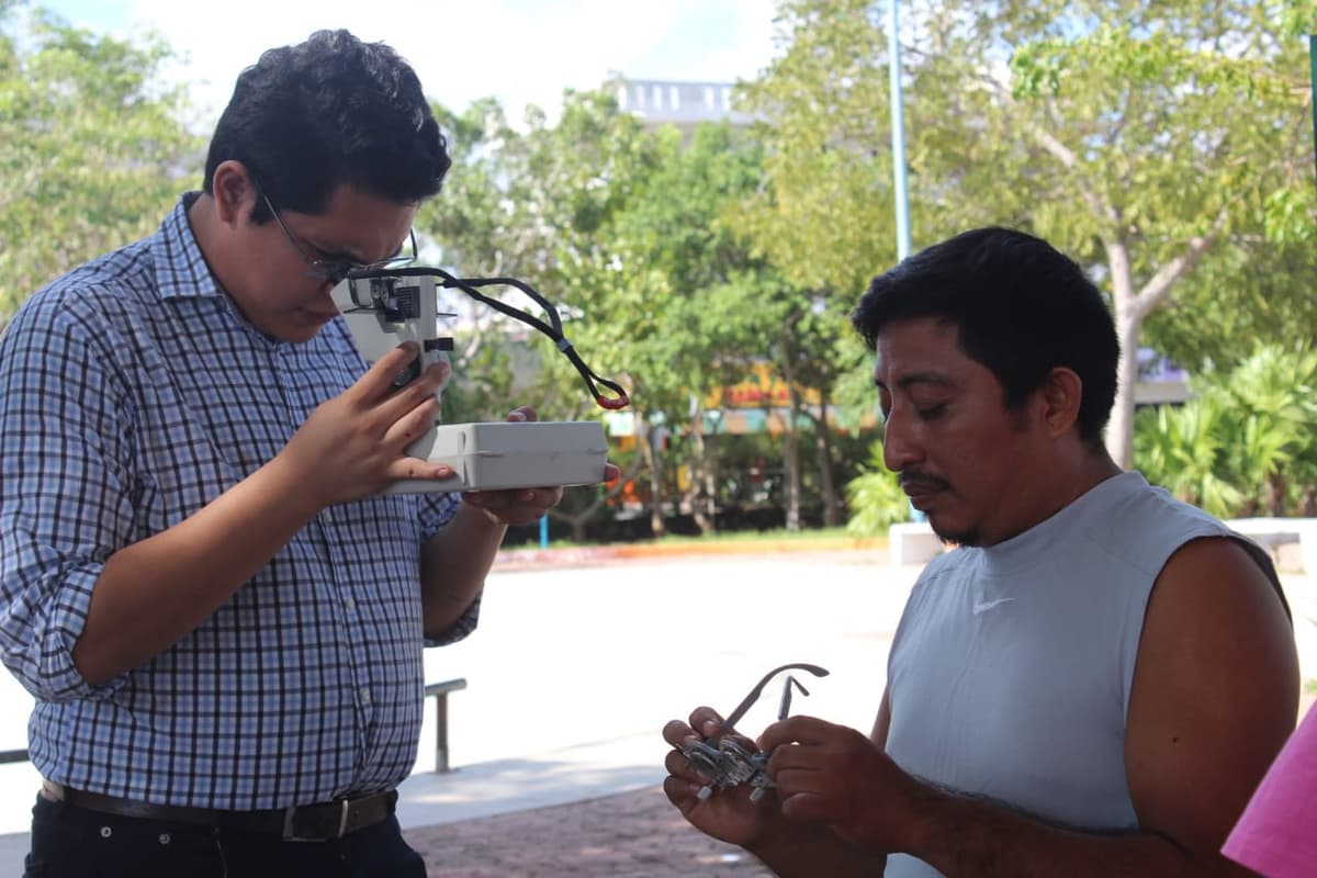 Suman esfuerzos para entrega de lentes en dos municipios