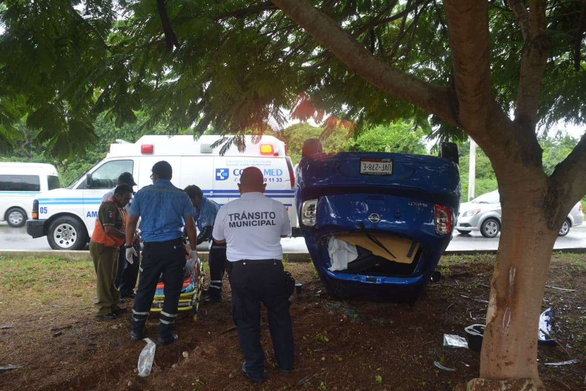 Accidente a la altura del Mayakoba