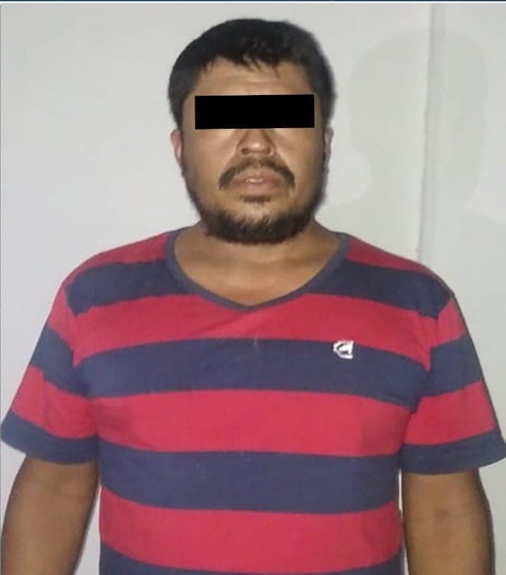 Aseguran a dos hombres con drogas y arma de fuego