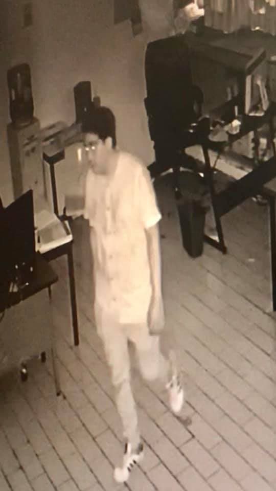 Ladrón entra al Cobach Playa del Carmen y "olvida" su identificación