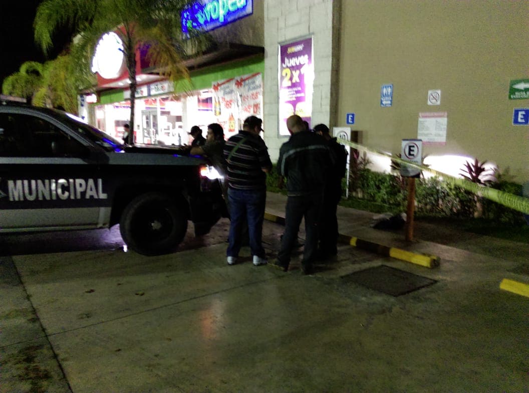 Violento asalto a gasolinera de Playa del Carmen