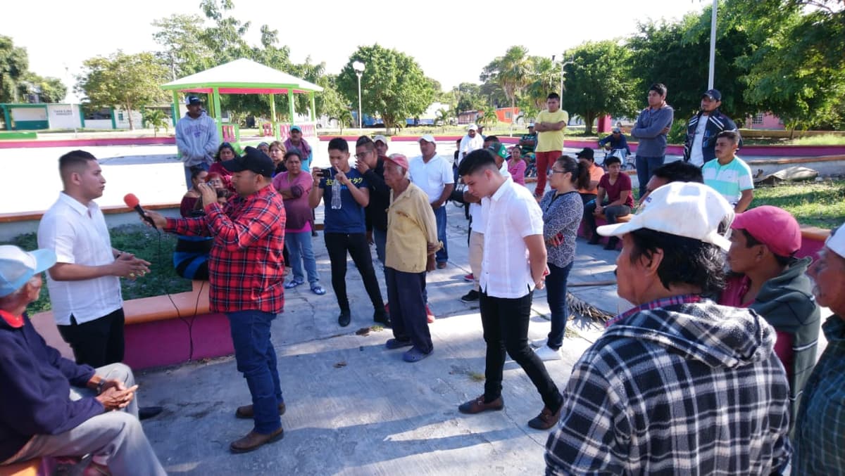 Campesinos bloquean carretera a Chetumal