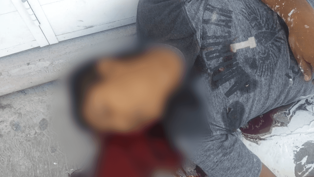Ejecutan a hombre en la colonia Colosio de Solidaridad; bala perdida alcanza a una menor