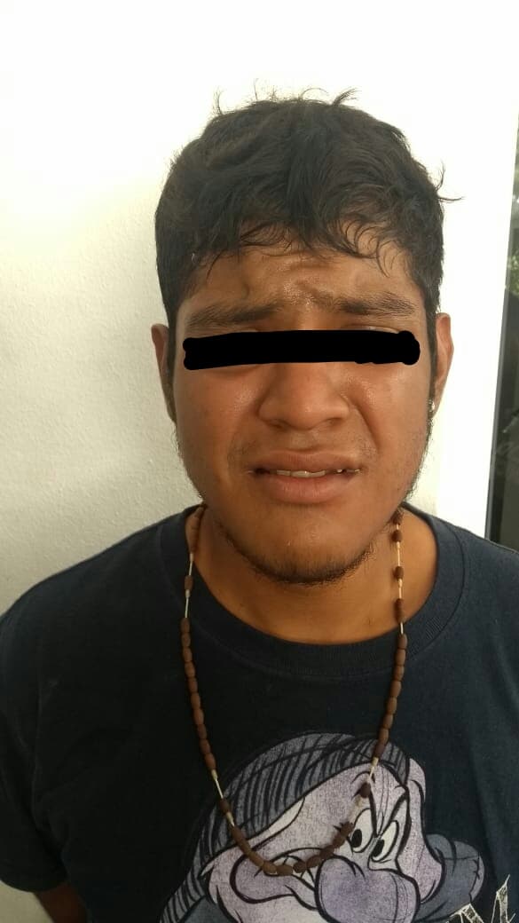 Detienen a sujeto armado afuera de Plaza las Américas