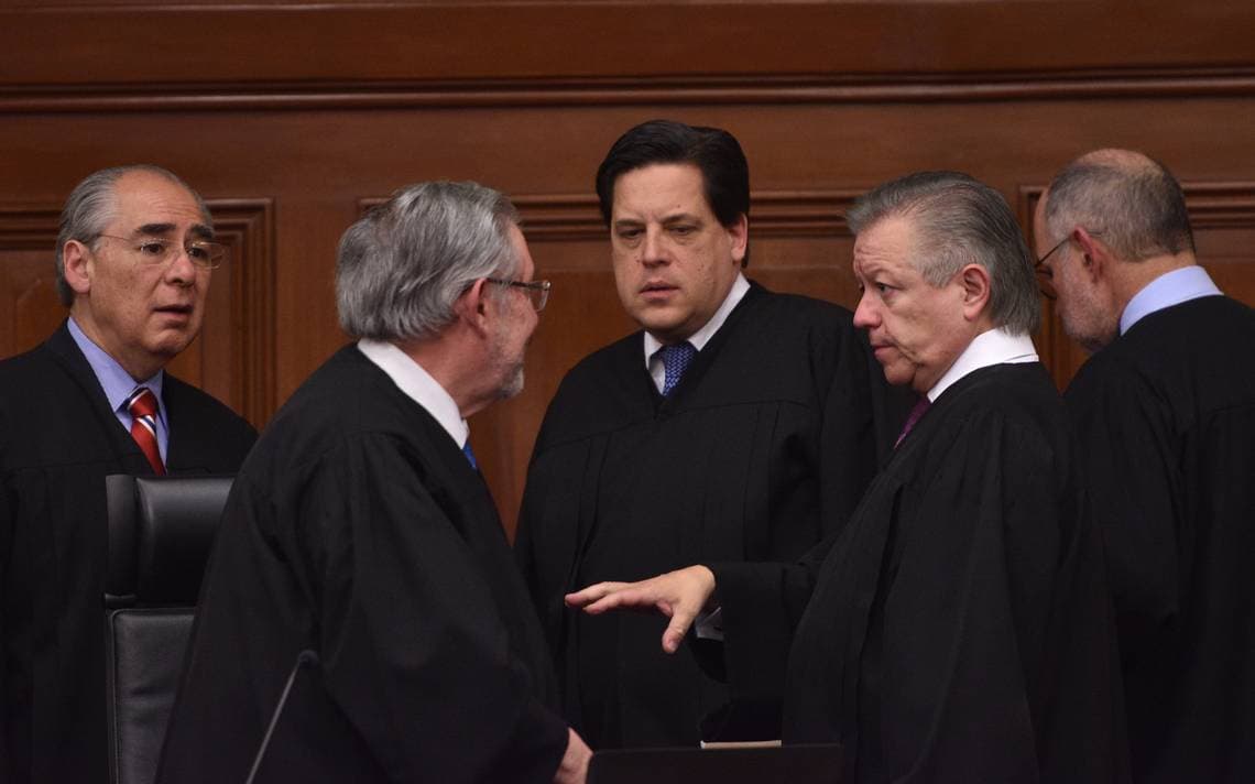 Ministros reciben gratis boletos VIP para fútbol, conciertos, spa's, viajes privados, hoteles y más