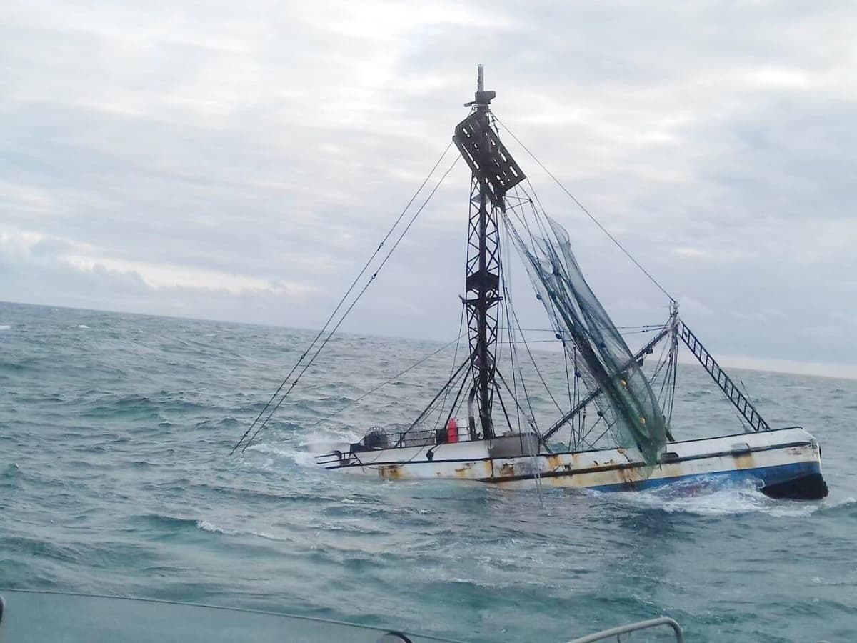 Naufraga camaronero en Isla Mujeres