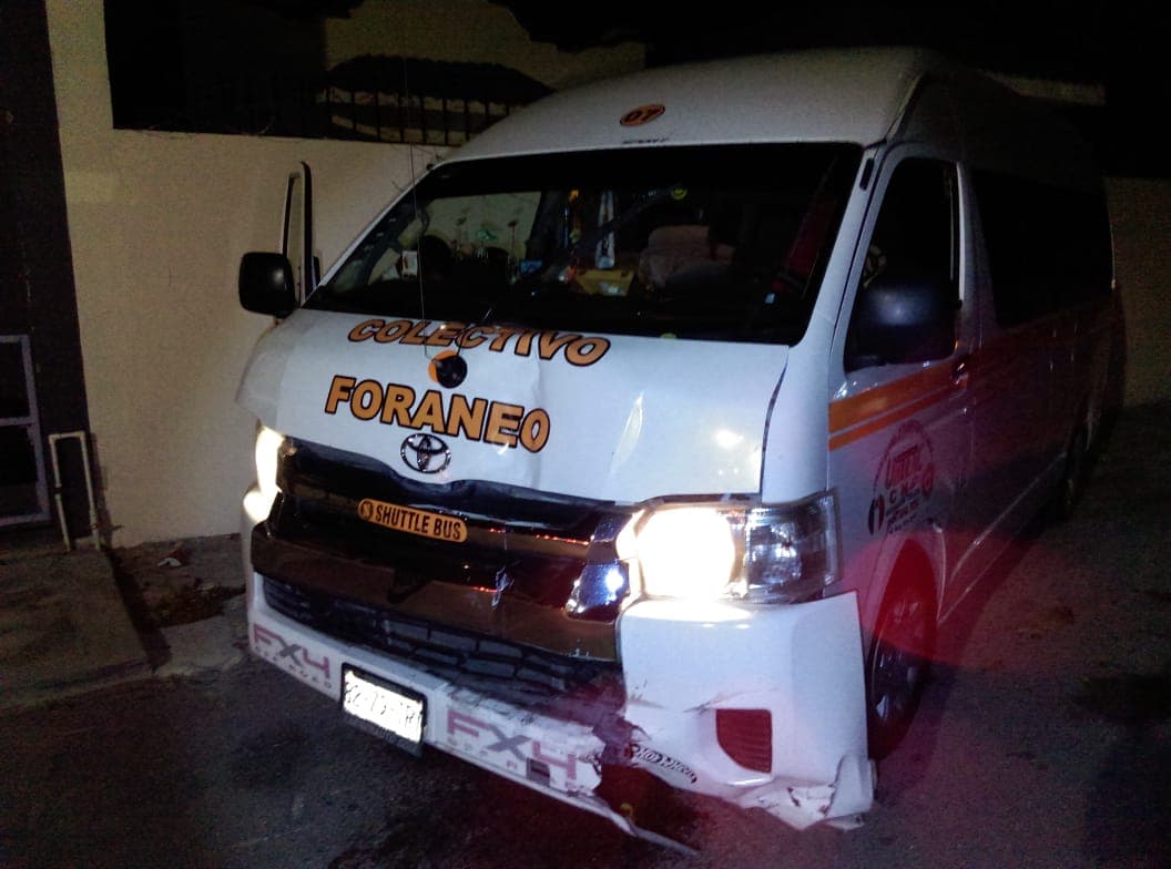 Roba combi con todo y pasajeros