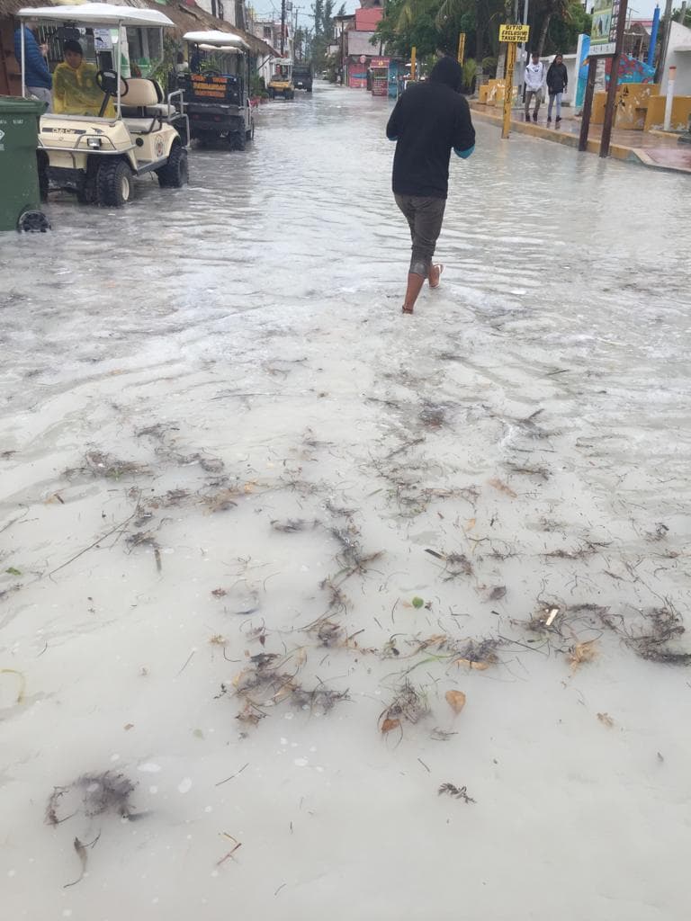 “Turbonada” entra a Quintana Roo