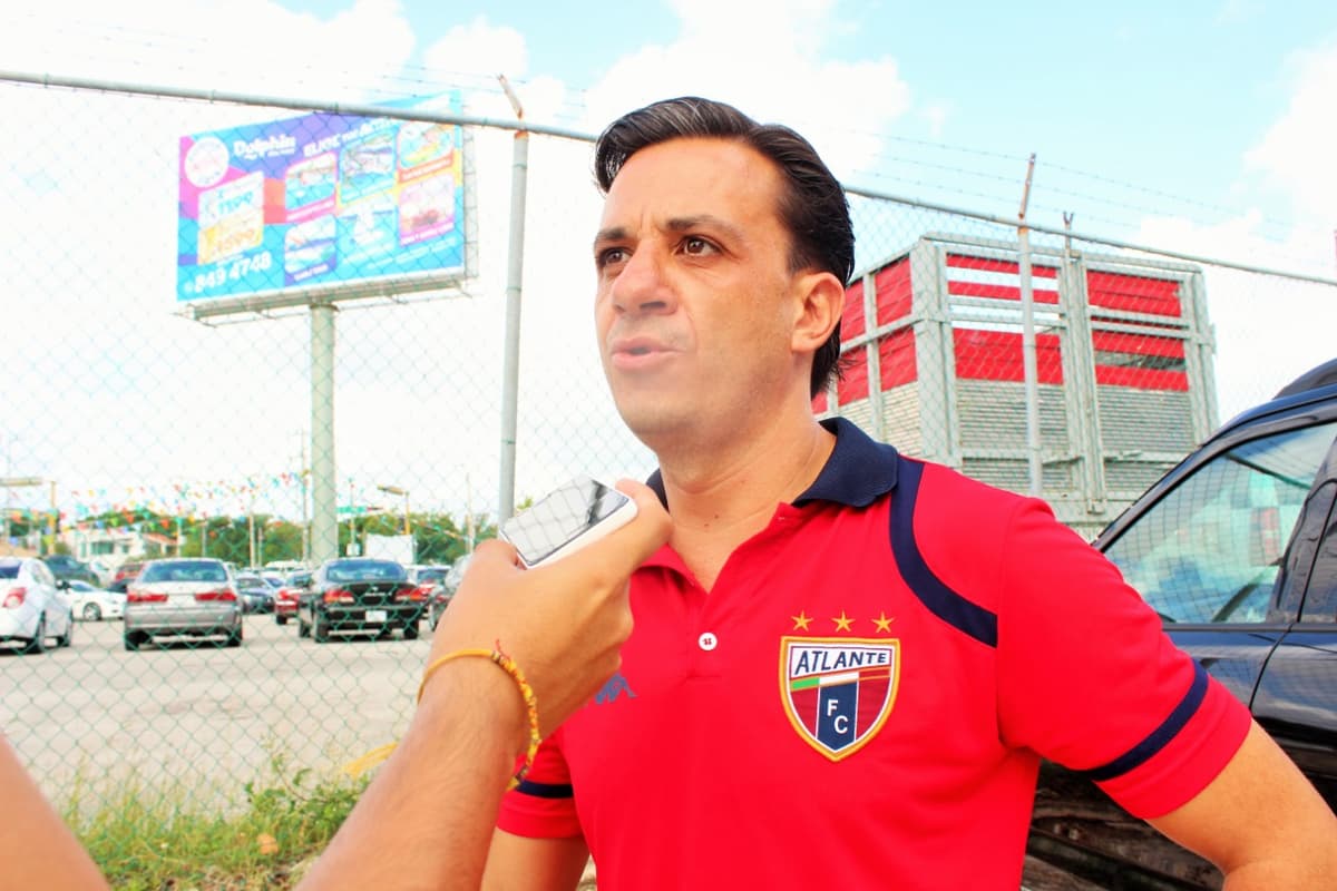 Atlante se queda: Velarde