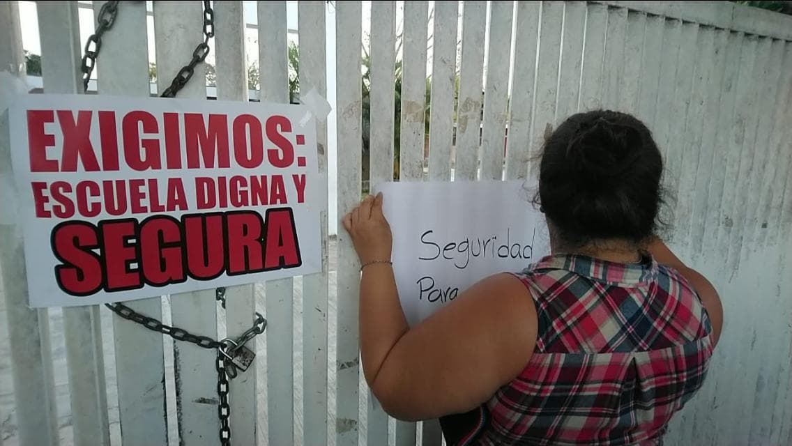 Ladrones roban primaria y defecan en salones de clases