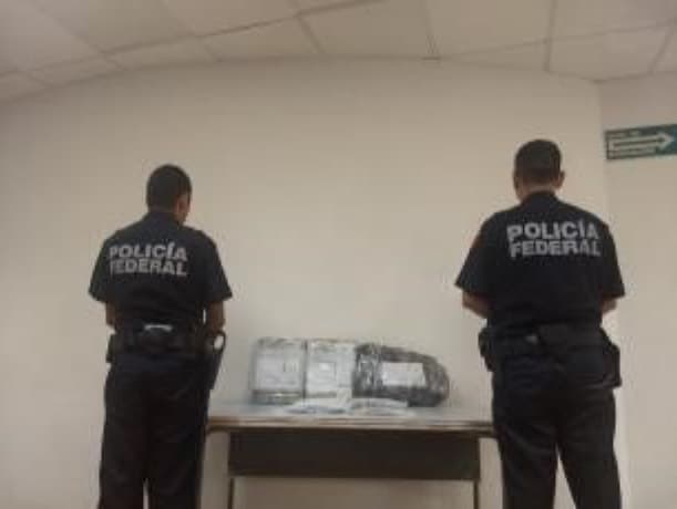 Detienen a turista con más de 5 mdp sin declarar