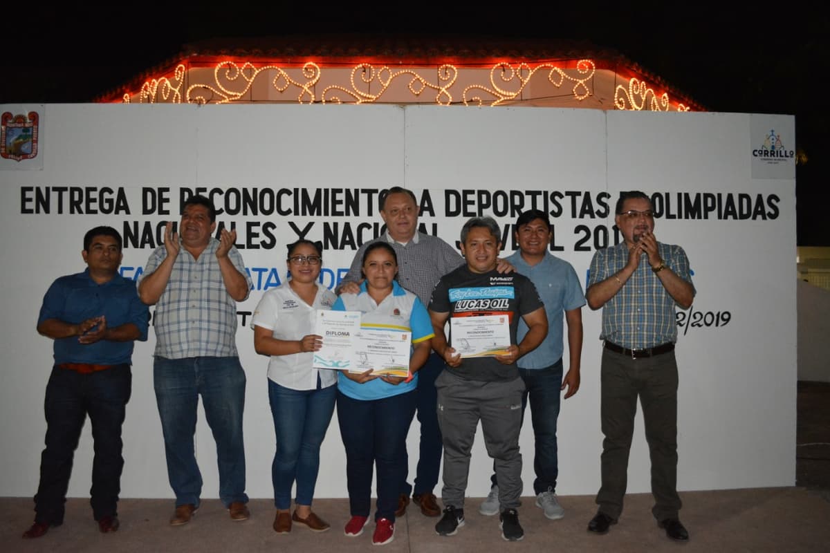 José Esquivel reconoce a atletas carrilloportenses que participaron en Olimpiada Estatal