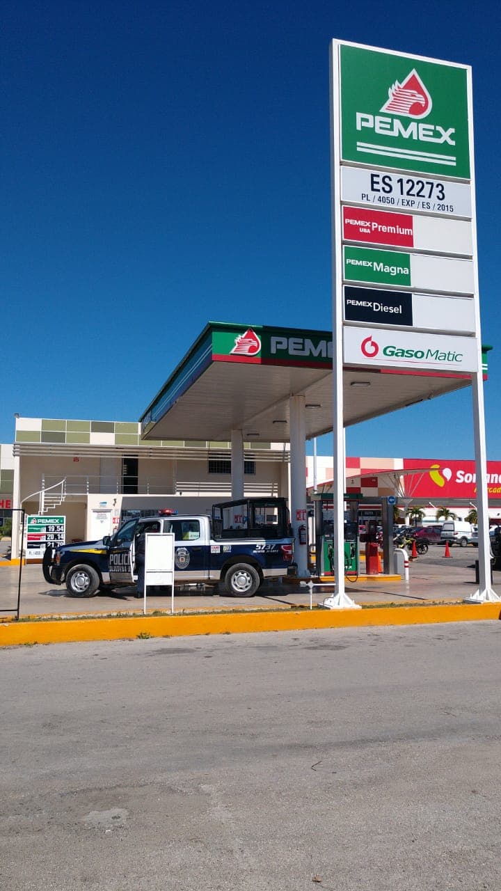 Asaltan gasolinera de Mi Plaza Los Héroes de Cancún