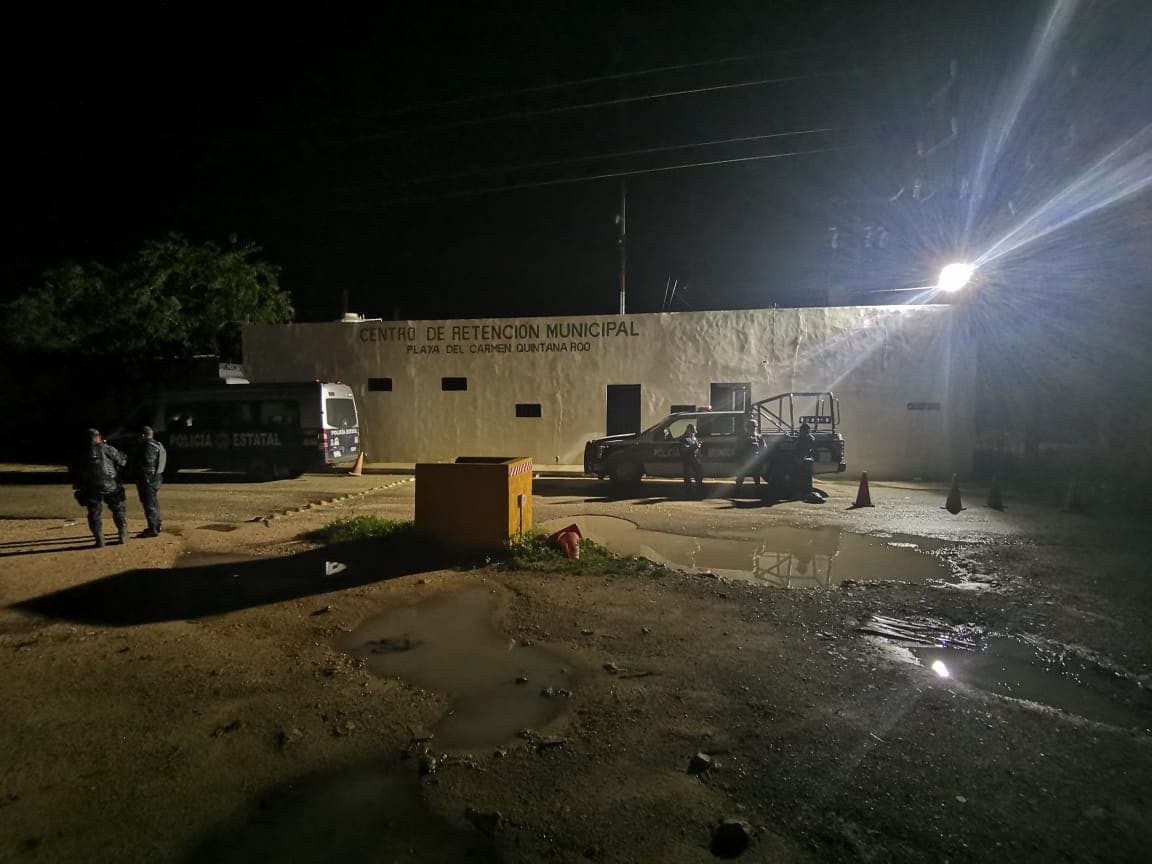 Hallan drogas y armas blancas en operativo a la cárcel de Playa