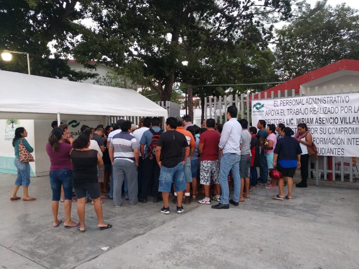 Amenazan más planteles de Conalep con irse a paro