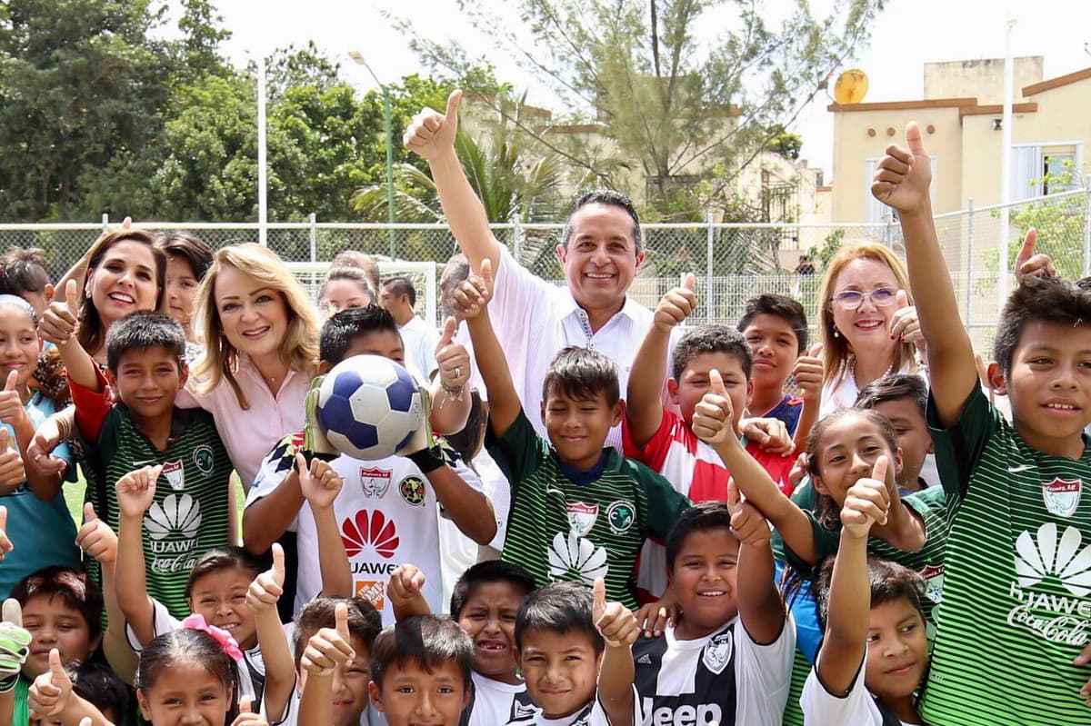 Carlos Joaquín inaugura el parque Villas Otoch Paraíso para la niñez de Cancún