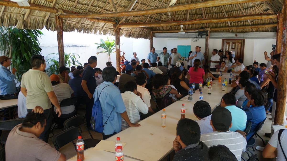 Se reúne José Esquivel "Chak Me'ex" con nuevos representantes comunales