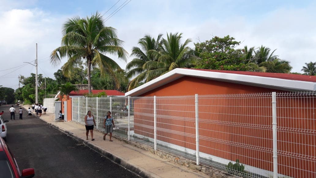 Incumplen constructoras con obras en ocho escuelas