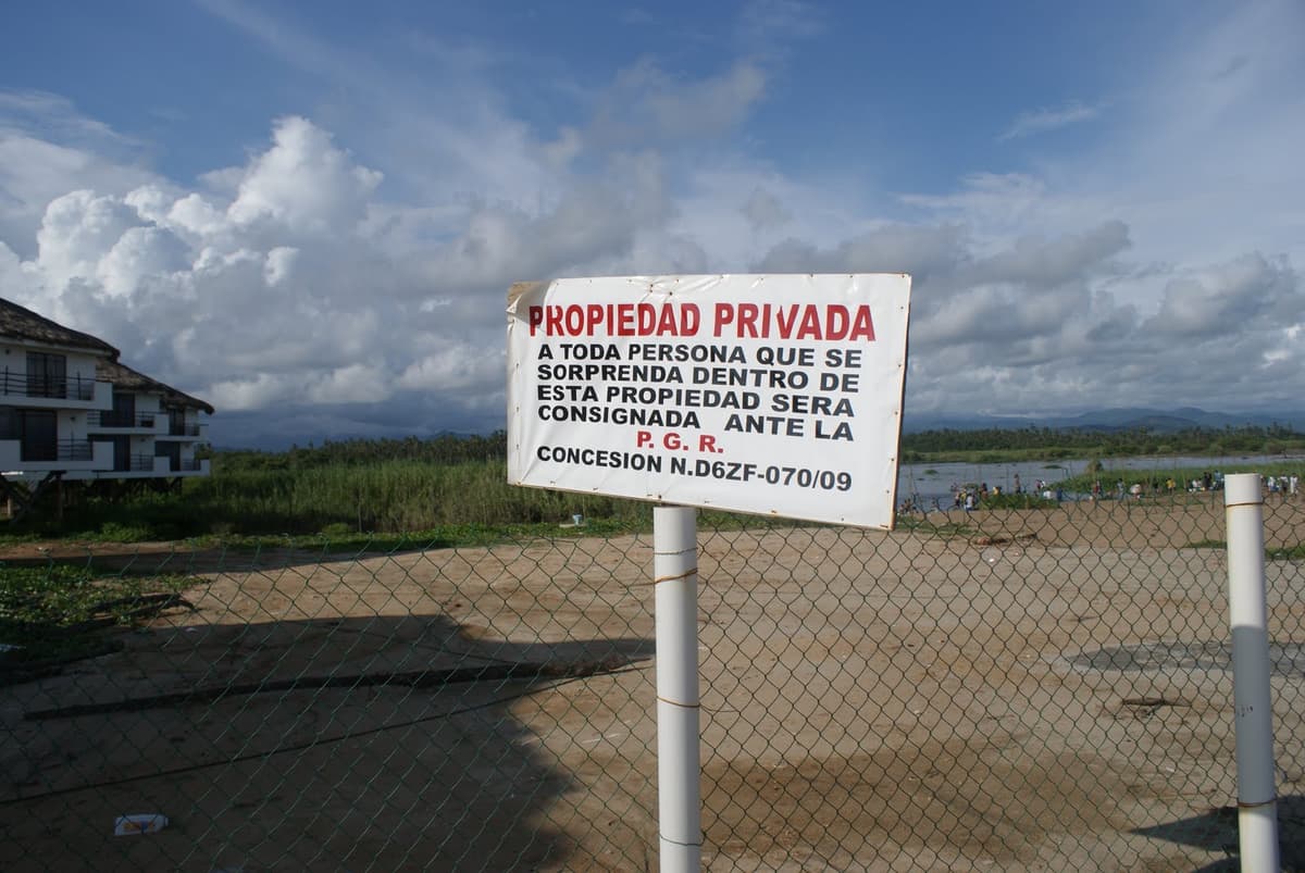 Propiedad privada impide proyecto para abrir accesos al mar en Tulum