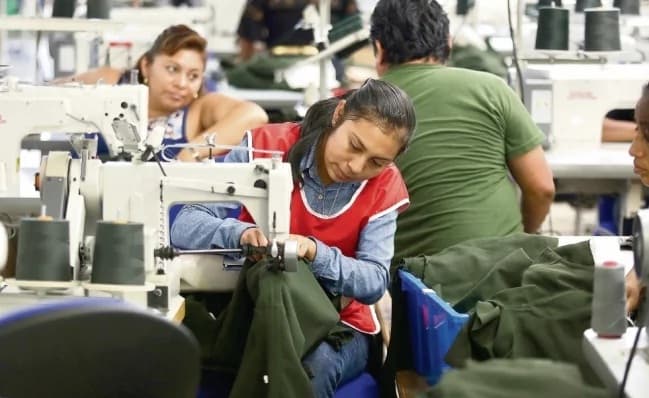 Uniformes de la NASA son confeccionados por manos mayas