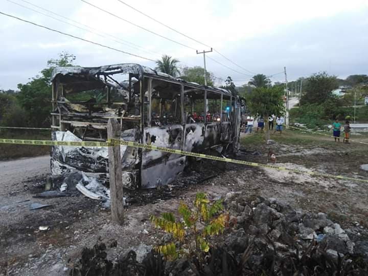 Muere familia calcinada en un autobús en OPB