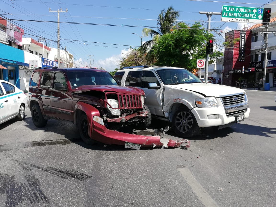 Choque con 100 mil pesos en daños en Playa del Carmen