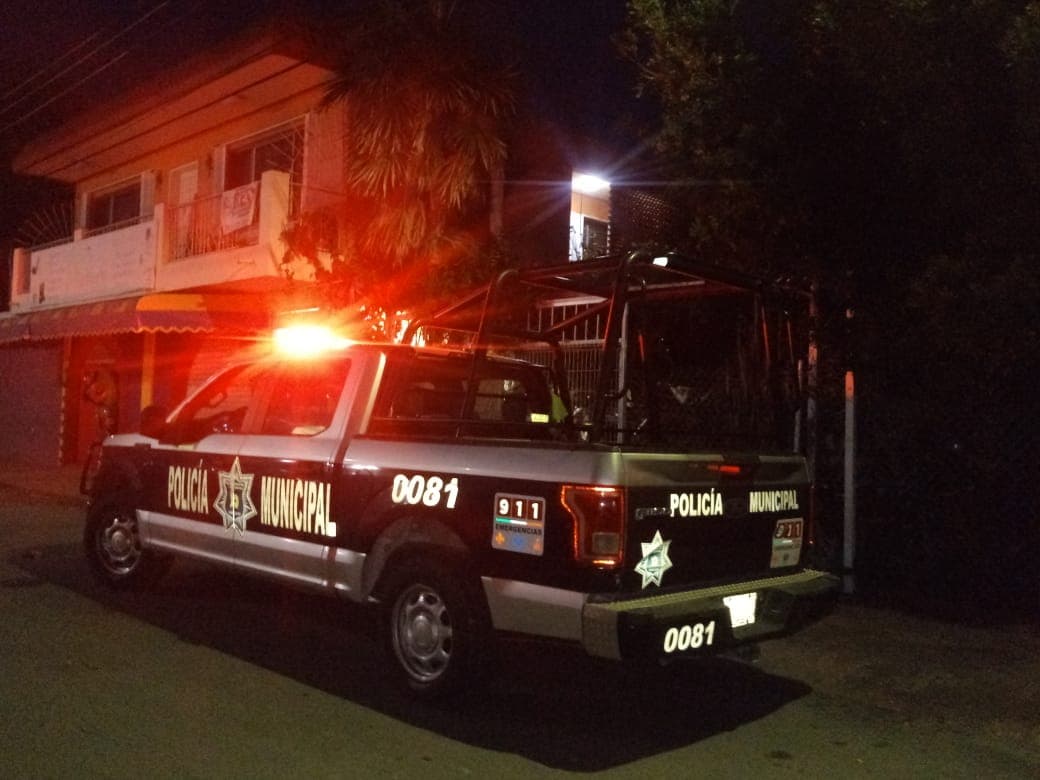 Familia sale a pasear y encuentra su negocio saqueado